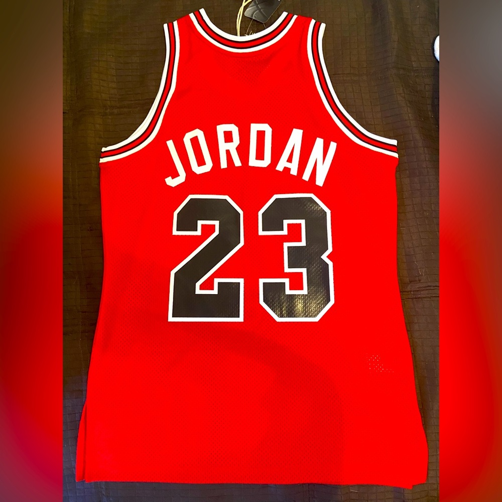 Mitchell & Ness Bulls Authentic Jersey